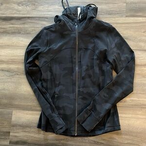 EUC Hooded Define Black Camo size 10